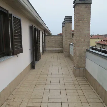 Beautiful With 3 Double Bedrooms - Bergamo. بيرغامو