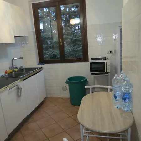 Beautiful With 3 Double Bedrooms - Bergamo. * بيرغامو