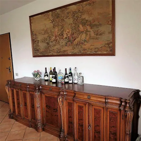 Beautiful With 3 Double Bedrooms - Bergamo.