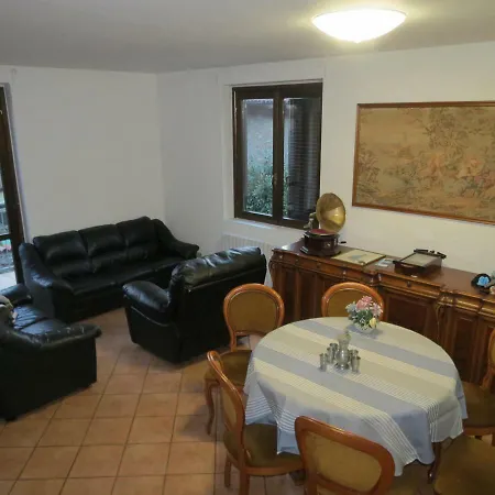 شقة Beautiful With 3 Double Bedrooms - Bergamo. *