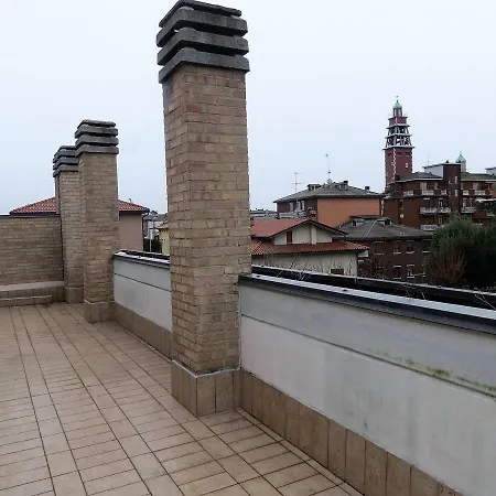 Beautiful With 3 Double Bedrooms - Bergamo. شقة بيرغامو