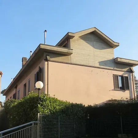 شقة Beautiful With 3 Double Bedrooms - Bergamo. بيرغامو