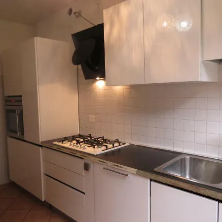 Beautiful With 3 Double Bedrooms - Bergamo. *